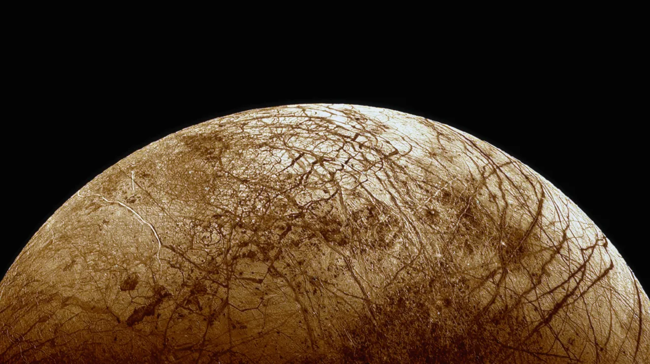 Europa (Jupiter): an entire sea beneath the surface