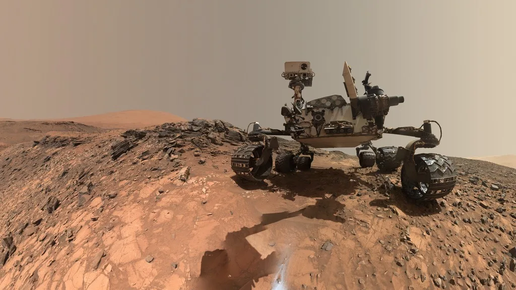Loeb calls on NASA to send Curiosity back to the spot