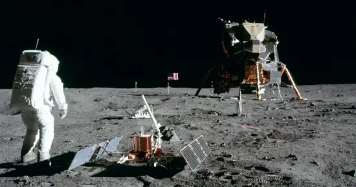 Why the lunar module left no major blast crater behind