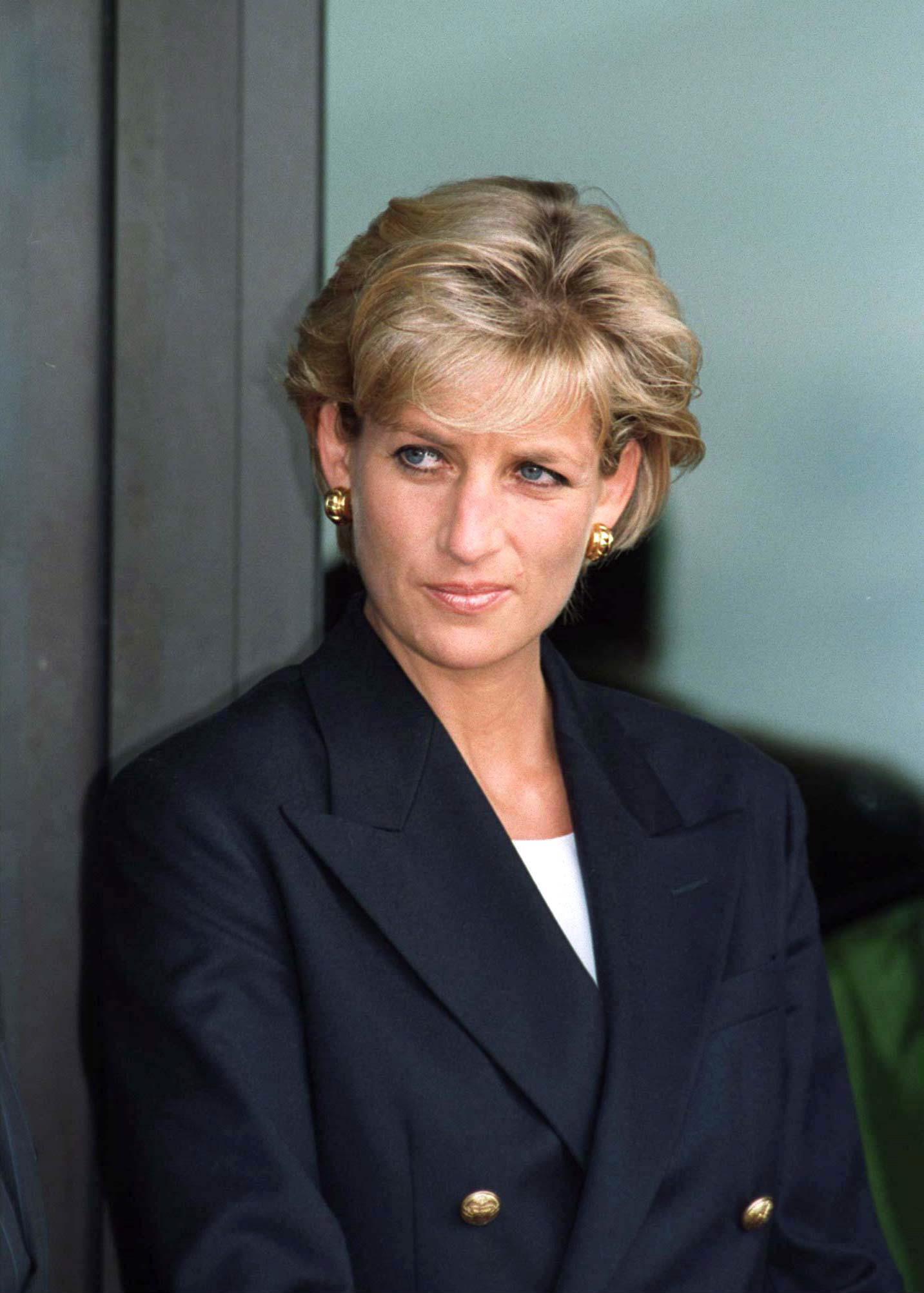 ANGOLA - JANUARY 13:  Diana Princess Of Wales At Luanda Airport, Angola, On The Start Of Her Four Day Visit To Red Cross Projects In Angola  (Photo by Tim Graham Photo Library via Getty Images)