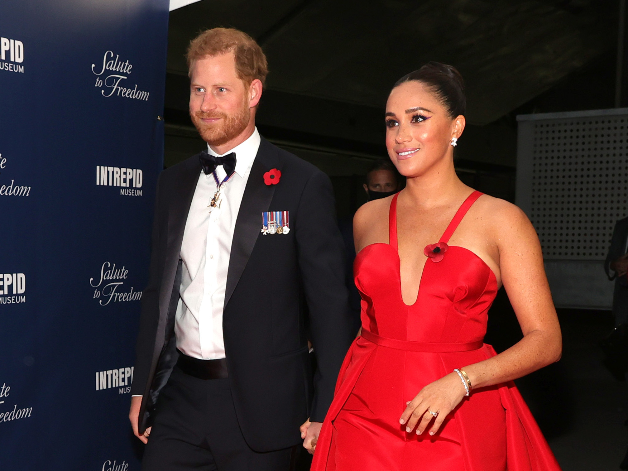 NEW YORK, NEW YORK - NOVEMBER 10: Prince Harry, Duke of Sussex and Meghan, Duchess of Sussex attend the 2021 Salute To Freedom Gala at Intrepid Sea-Air-Space Museum on November 10, 2021 in New York City. (Photo by Dia Dipasupil/Getty Images)