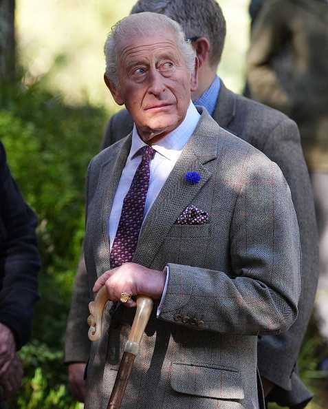 King Charles meets people who played a vital role in containing the Glenmore and Abernethy wildfire during a visit to the Cairngorms National Park in the Scottish Highlands (Image Source: Getty Images |  Andrew Milligan-Pool)