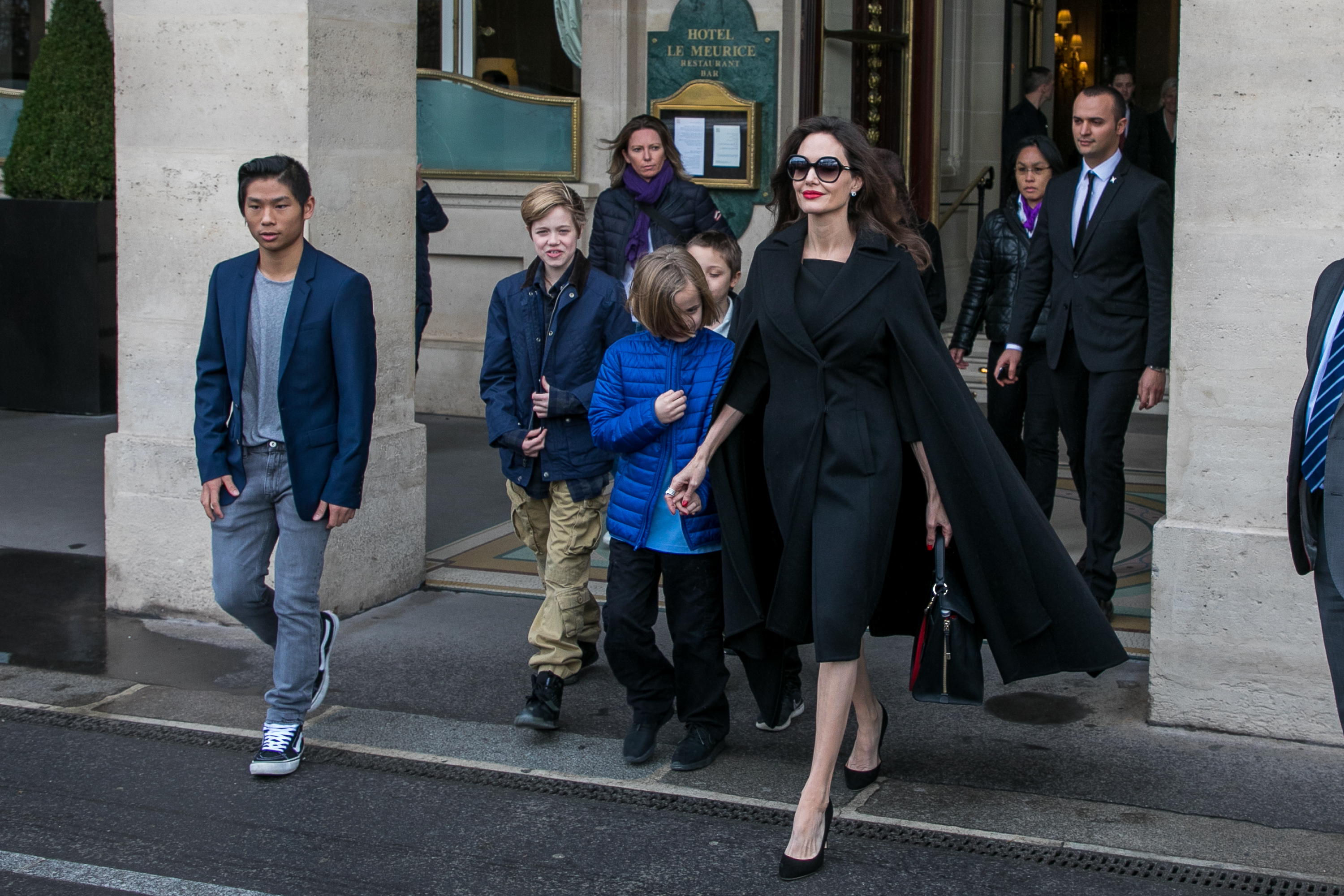 PARIS, FRANCE - JANUARY 30:  Actress Angelina Jolie and her children Maddox Jolie-Pitt, Shiloh Jolie-Pitt, Vivienne Marcheline Jolie-Pitt, Knox Leon Jolie-Pitt, Zahara Jolie-Pitt and Pax Jolie-Pitt are seen leaving the 'Meurice' hotel on January 30, 2018 in Paris, France.  (Photo by Marc Piasecki/GC Images)