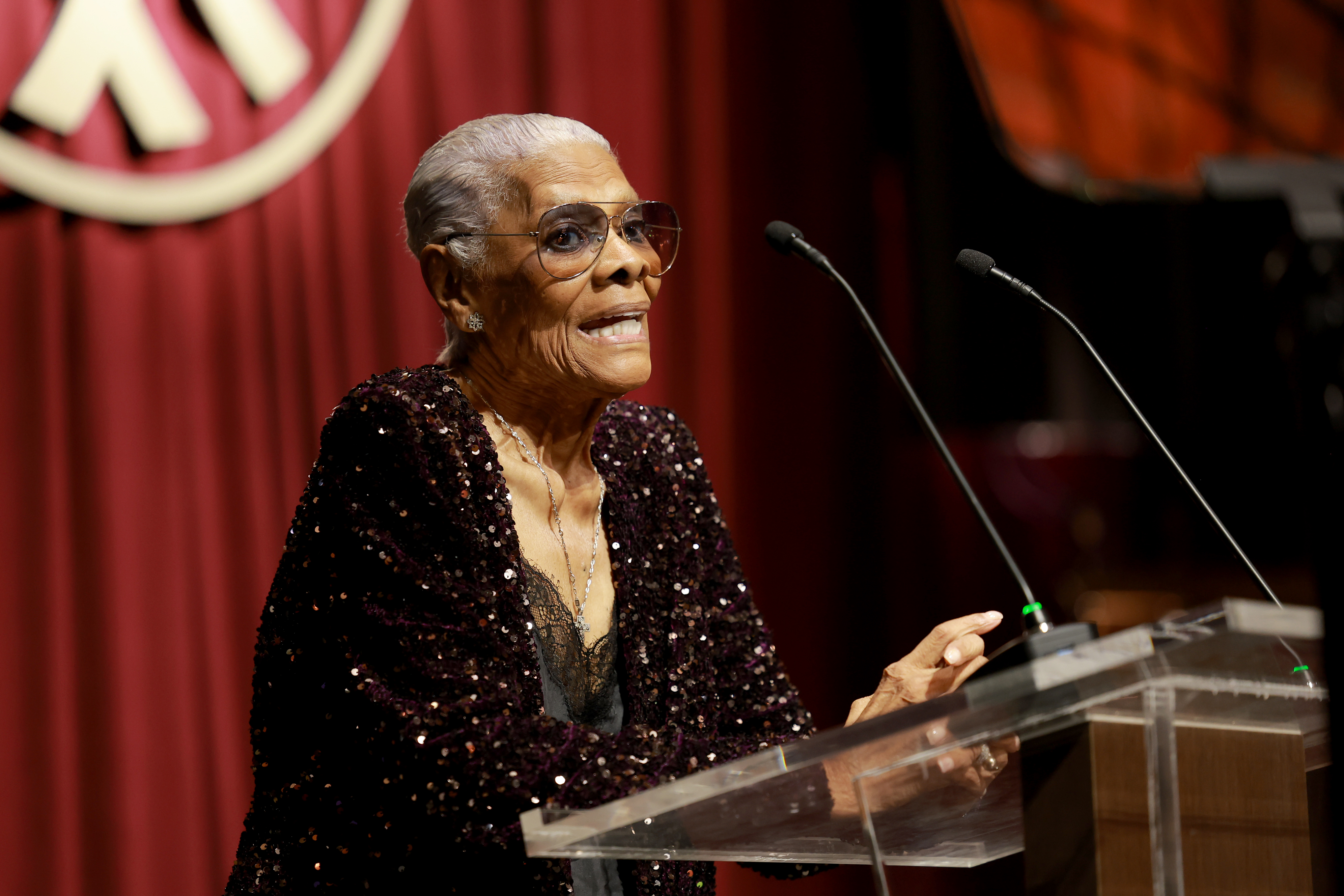 NEW YORK, NEW YORK - SEPTEMBER 25: Dionne Warwick speaks onstage during the Whitaker Peace & Development Initiative (WPDI) 2026 Gala at Gotham Hall on September 25, 2026 in New York City. (Photo by Jason Mendez/Getty Images for The Whitaker Peace & Development Initiative )