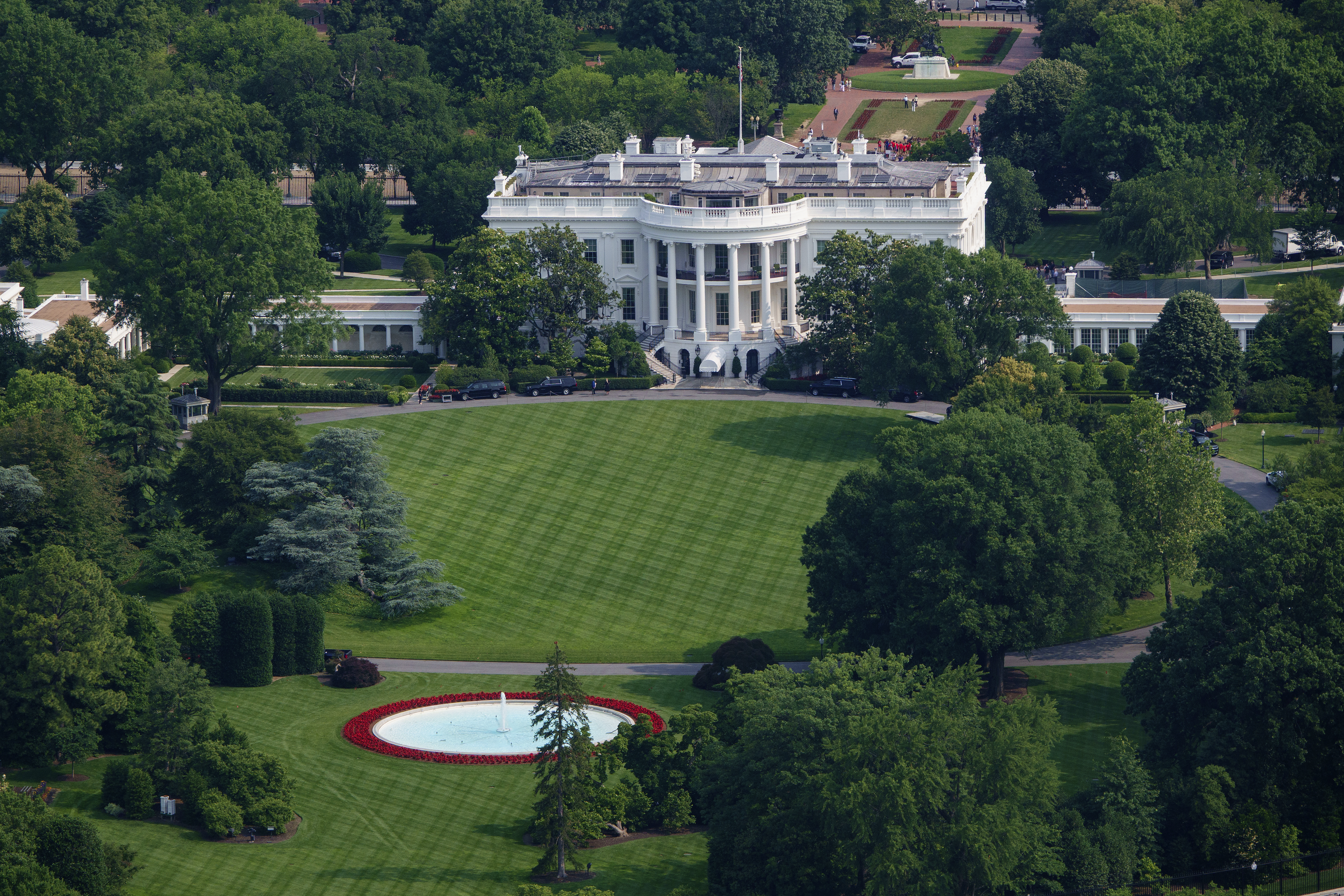 WASHINGTON, DC - JUNE 3: The White House and south lawn are seen from the Washington Monument on June 3, 2025 in Washington, DC. (Photo by Kevin Carter/Getty Images)