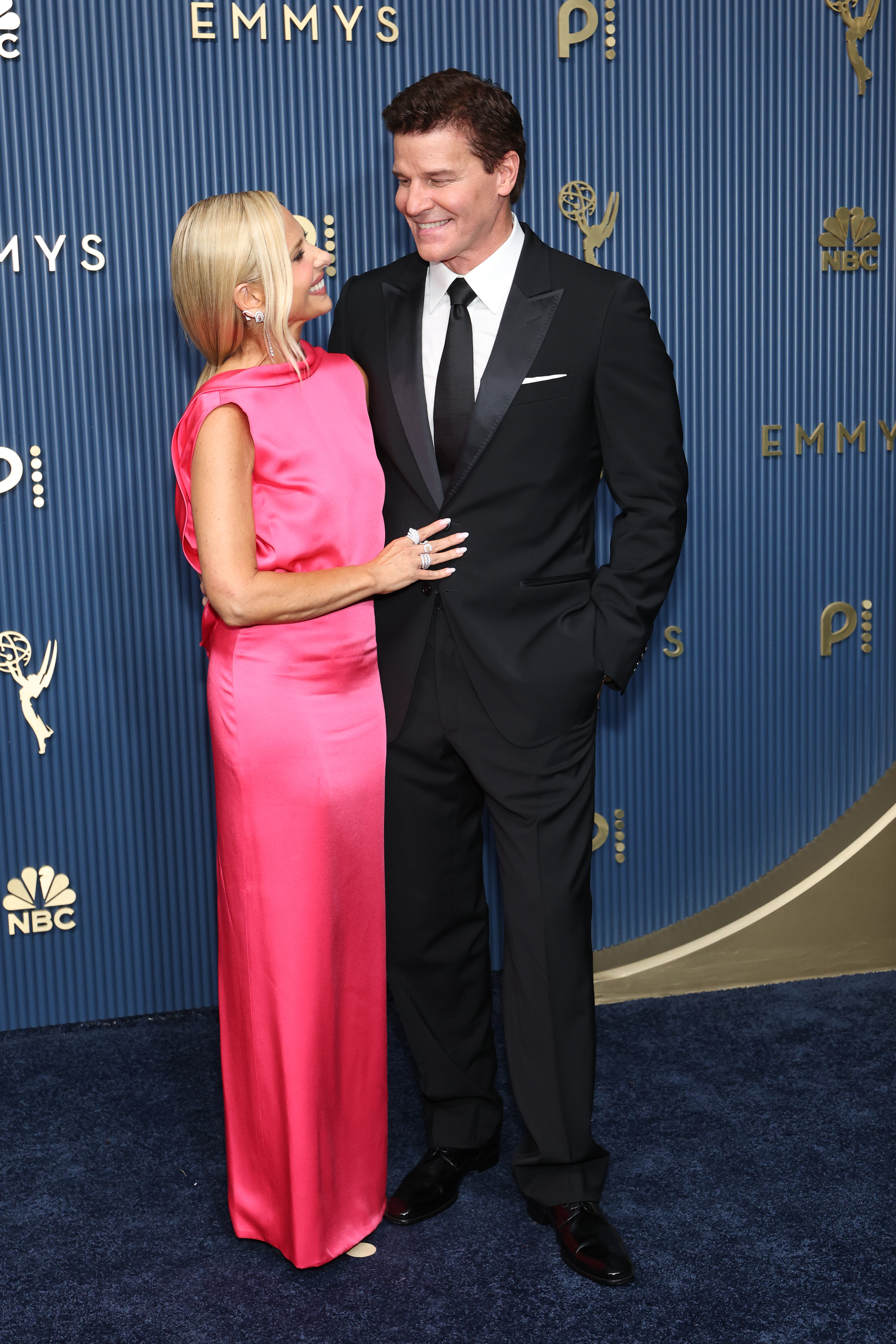 LOS ANGELES, CALIFORNIA - SEPTEMBER 14: (L-R) Sarah Michelle Gellar and David Boreanaz attend the 78th Primetime Emmy Awards at Peacock Theater on September 14, 2026 in Los Angeles, California. (Photo by Monica Schipper/Getty Images)