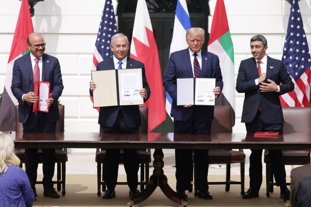 WASHINGTON, DC - SEPTEMBER 15: (L-R) Foreign Affairs Minister of Bahrain Abdullatif bin Rashid Al Zayani, Prime Minister of Israel Benjamin Netanyahu, U.S. President Donald Trump, and Foreign Affairs Minister of the United Arab Emirates Abdullah bin Zayed bin Sultan Al Nahyan participate in the signing ceremony of the Abraham Accords on the South Lawn of the White House September 15, 2020 in Washington, DC. Witnessed by President Trump, Prime Minister Netanyahu signed a peace deal with the UAE and a declaration of intent to make peace with Bahrain. (Photo by Alex Wong/Getty Images)