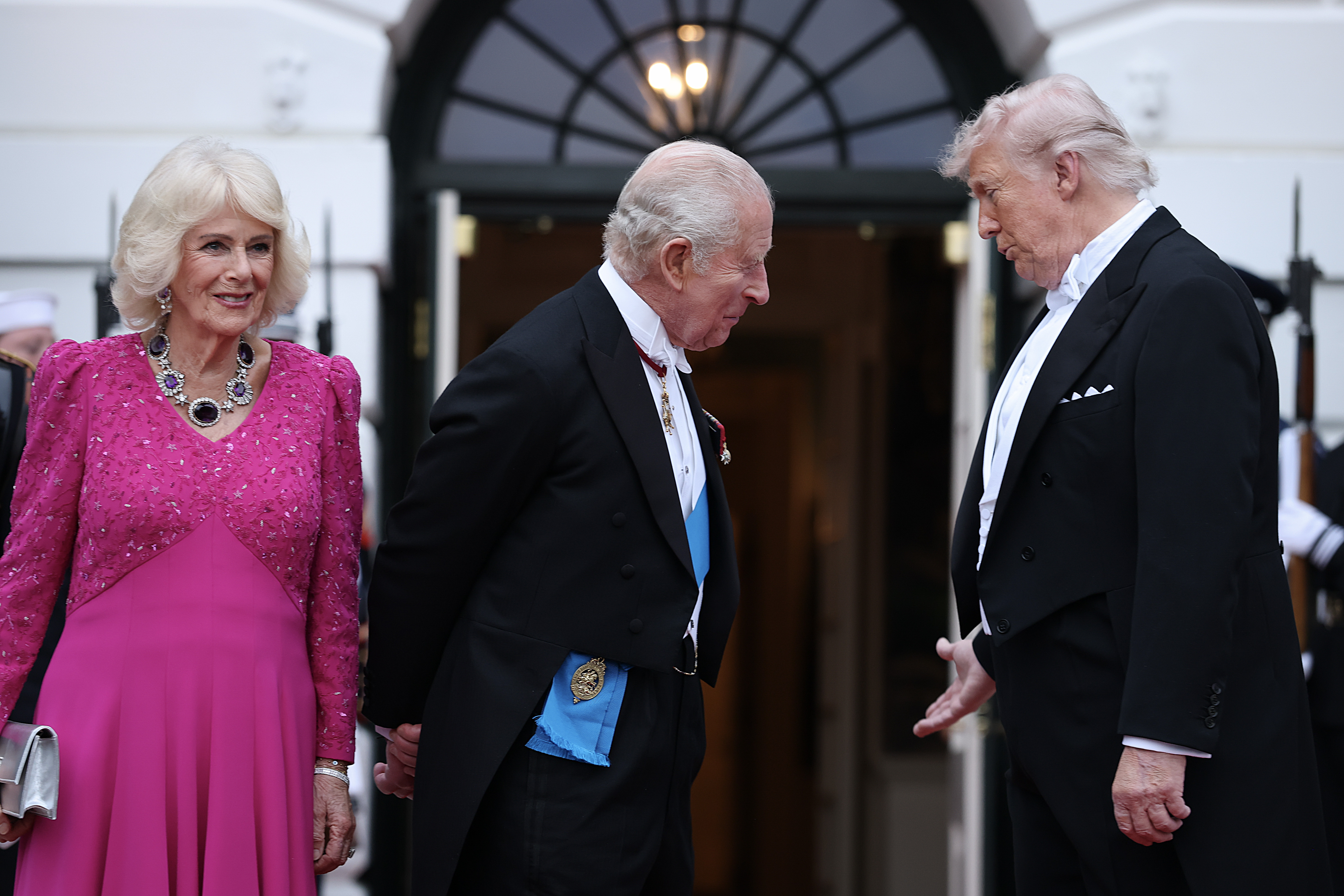 WASHINGTON, DC - APRIL 28:  U.S. President Donald Trump welcomes King Charles III and Queen Camilla to the White House for a state dinner on April 28, 2026 in Washington, DC. In his first visit to the U.S. as the British monarch, King Charles III addressed a joint meeting of Congress as part of a multi-day trip to the nation's capital, New York City, and Virginia celebrating the United States of America's 250th anniversary of its independence. (Photo by Anna Moneymaker/Getty Images)