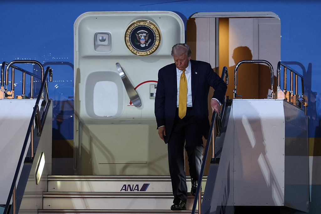 TOKYO, JAPAN - OCTOBER 27: U.S. President Donald Trump disembarks Air Force One as he arrives at Haneda Airport on October 27, 2025 in Tokyo, Japan. Trump is visiting Japan, fresh off an appearance at the ASEAN summit in Malaysia, and will next travel to South Korea for the APEC meetings. (Photo by Takashi Aoyama/Getty Images)