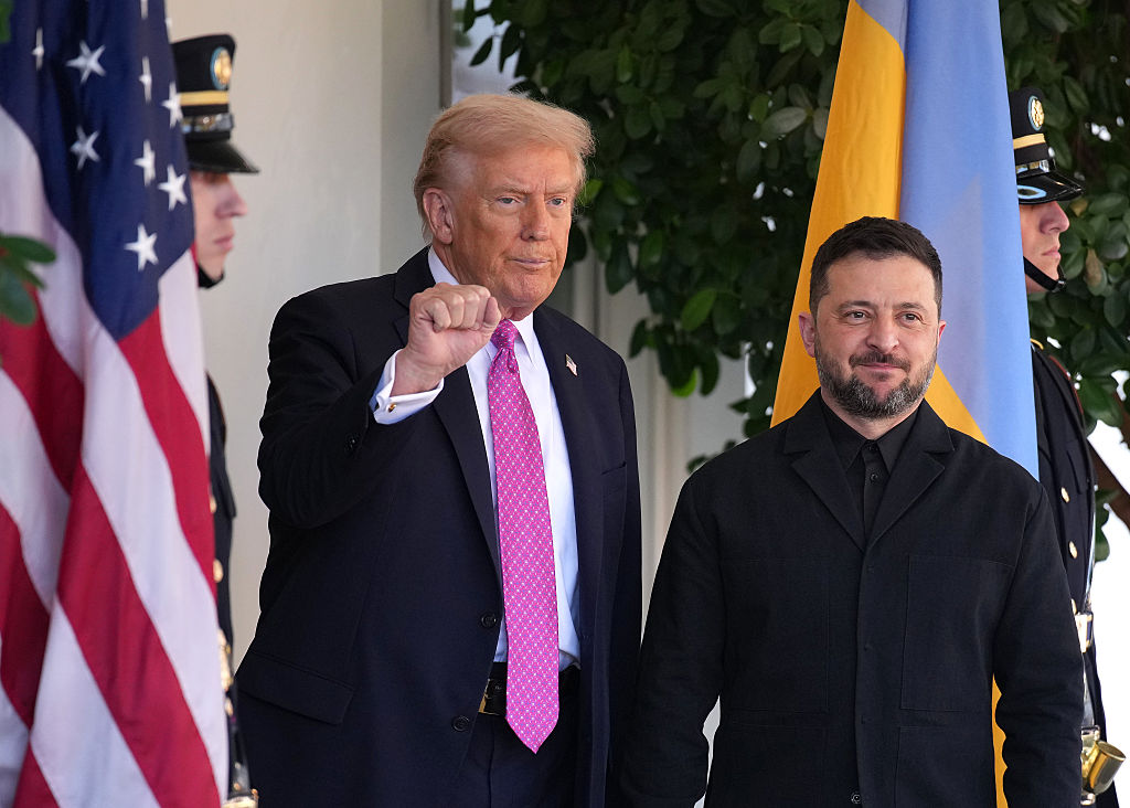 WASHINGTON, DC - OCTOBER 17: U.S. President Donald Trump (L) greets Ukrainian President Volodymyr Zelensky outside the West Wing of the White House on October 17, 2025, in Washington, DC. President Trump, fresh off a ceasefire agreement between Israel and Hamas, is hosting President Zelensky for a bilateral lunch in the Cabinet Room in hopes of advancing a peace deal between Russia and Ukraine. (Photo by Andrew Harnik/Getty Images)
