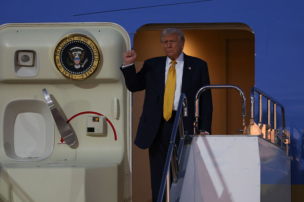 TOKYO, JAPAN - OCTOBER 27: U.S. President Donald Trump disembarks Air Force One as he arrives at Haneda Airport on October 27, 2025 in Tokyo, Japan. Trump is visiting Japan, fresh off an appearance at the ASEAN summit in Malaysia, and will next travel to South Korea for the APEC meetings. (Photo by Takashi Aoyama/Getty Images)