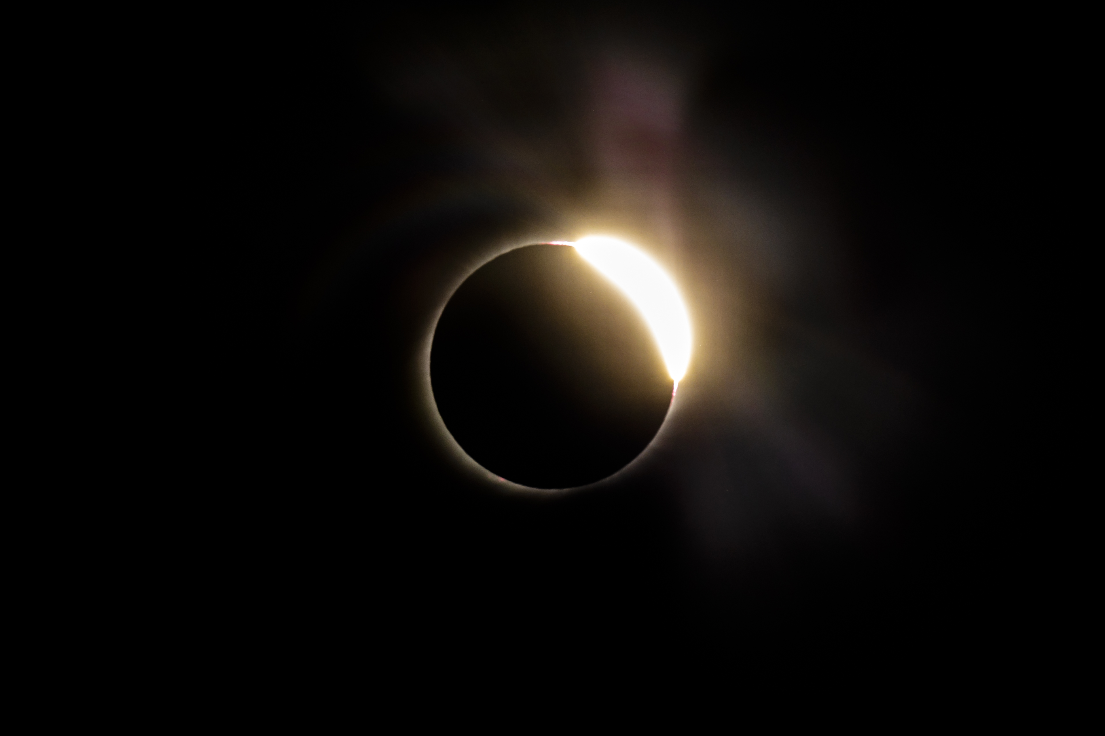 The 2nd July 2019 Total Solar Eclipse in Chile was an amazing astronomical event. At Atacama Desert and during the evening time, the Sun it was going to be quite low in the sky. However despite of some clouds menace we enjoyed and amazing natural phenomenon above Atacama Desert mountains inside an awesome scenery to enjoy how the Sun was covered by the Moon on the Total Solar Eclipse