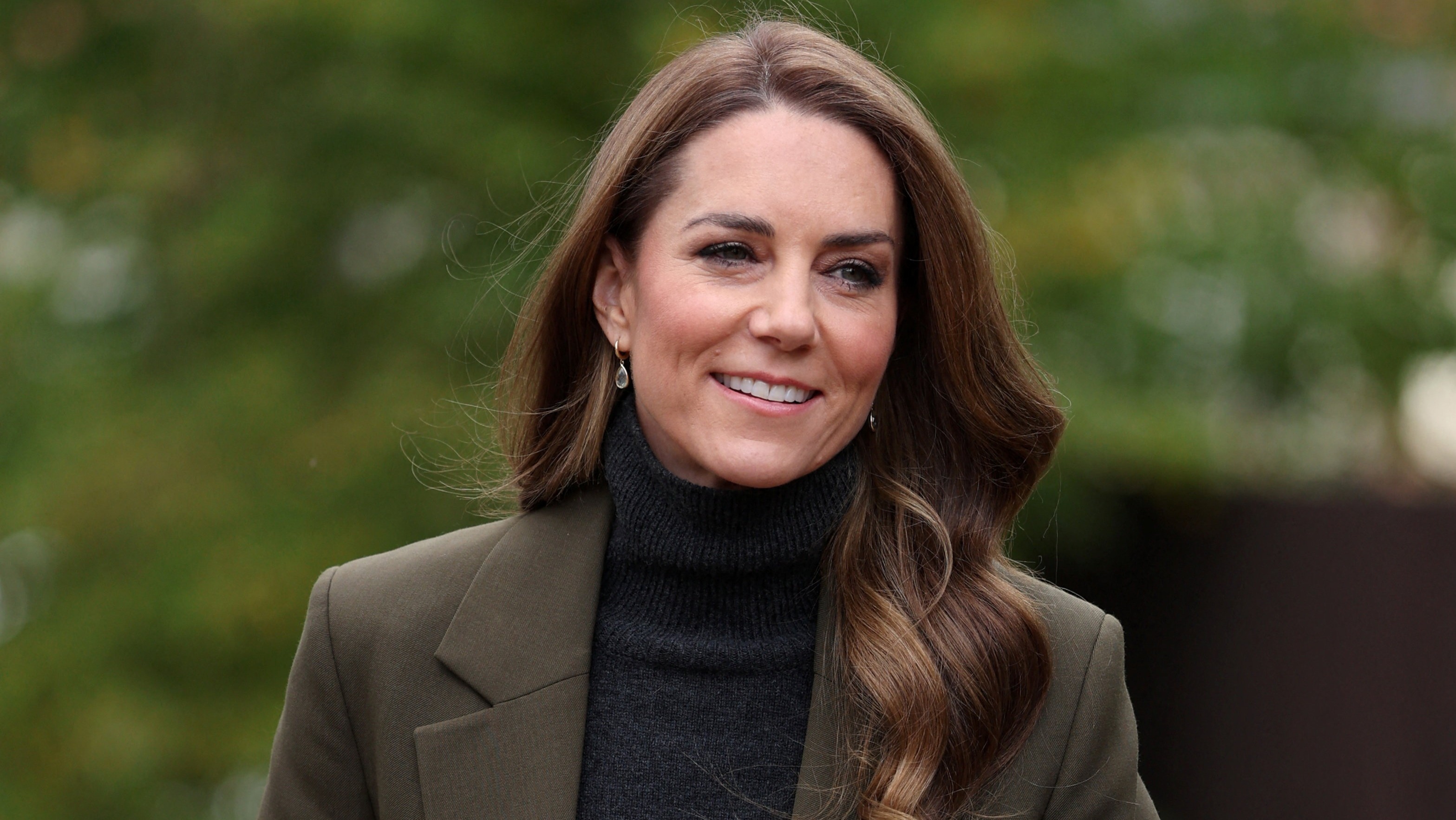 LIVE: Princess Kate Arrives in Style For Surprise Visit to Children's Hospice