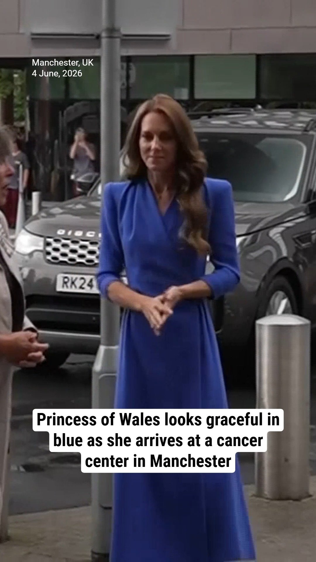 Princess of Wales looks graceful in blue as she arrives at a cancer center in Manchester