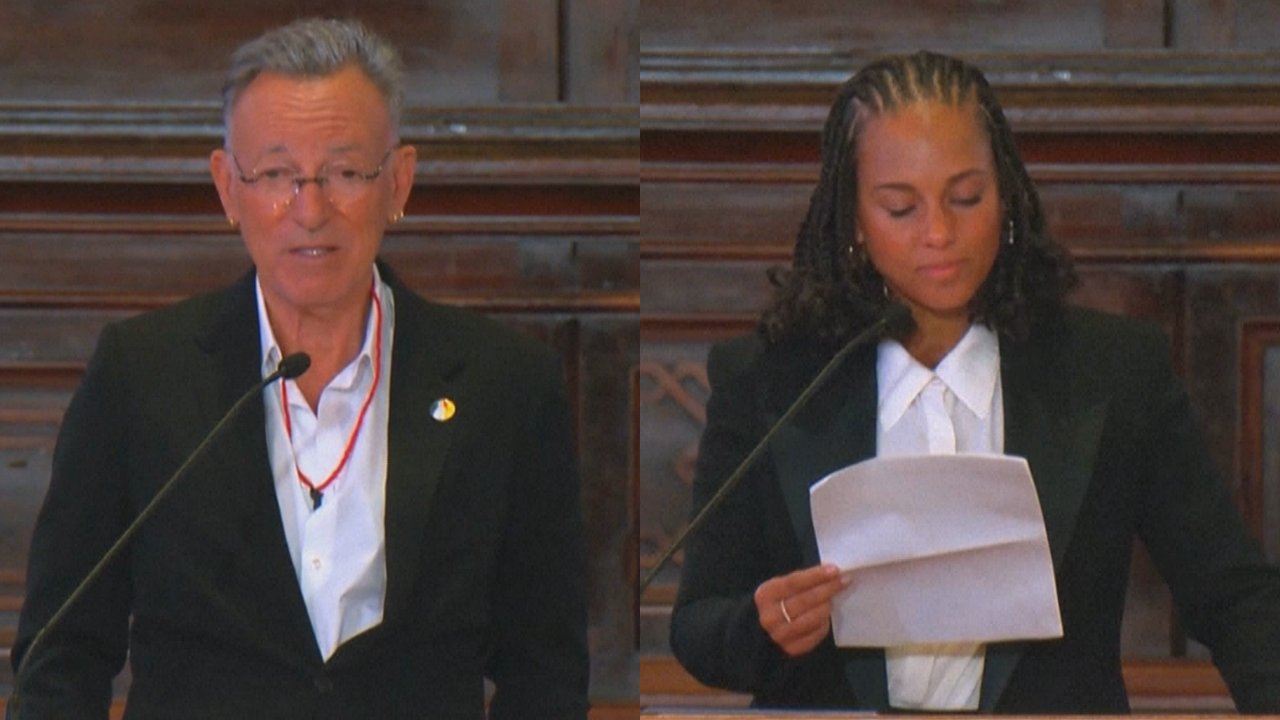 Bruce Springsteen, Alicia Keys, Barry Manilow give emotional speeches at Clive Davis’ funeral