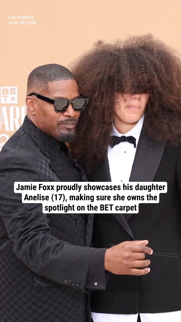 Jamie Foxx proudly showcases his daughter Anelise (17), making sure she owns the spotlight on the BET carpet