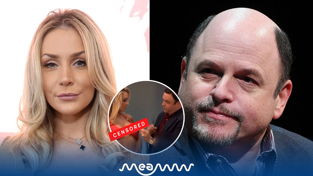 Courtney Stodden calls out ‘Seinfeld’ star for rubbing phone on her breast in comedy sketch at 17