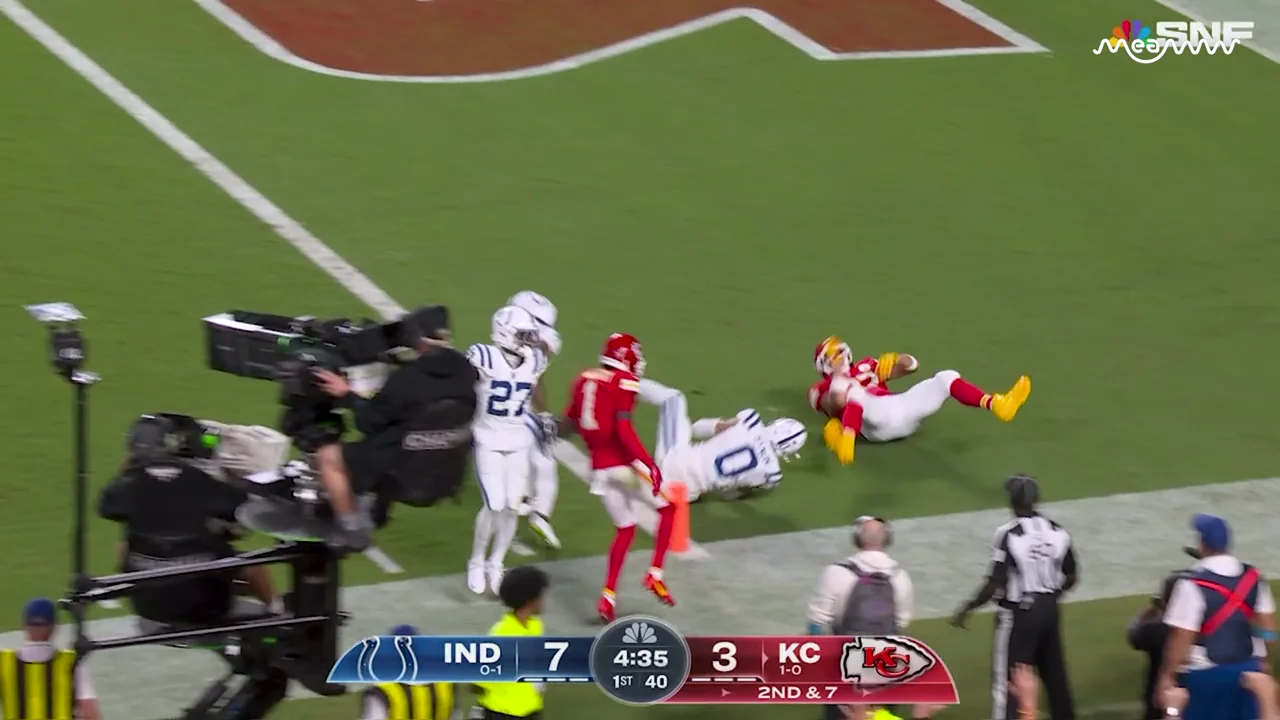 Did Taylor Swift Just Send a Message With Her Wedding Ring After Travis Kelce’s First Touchdown?