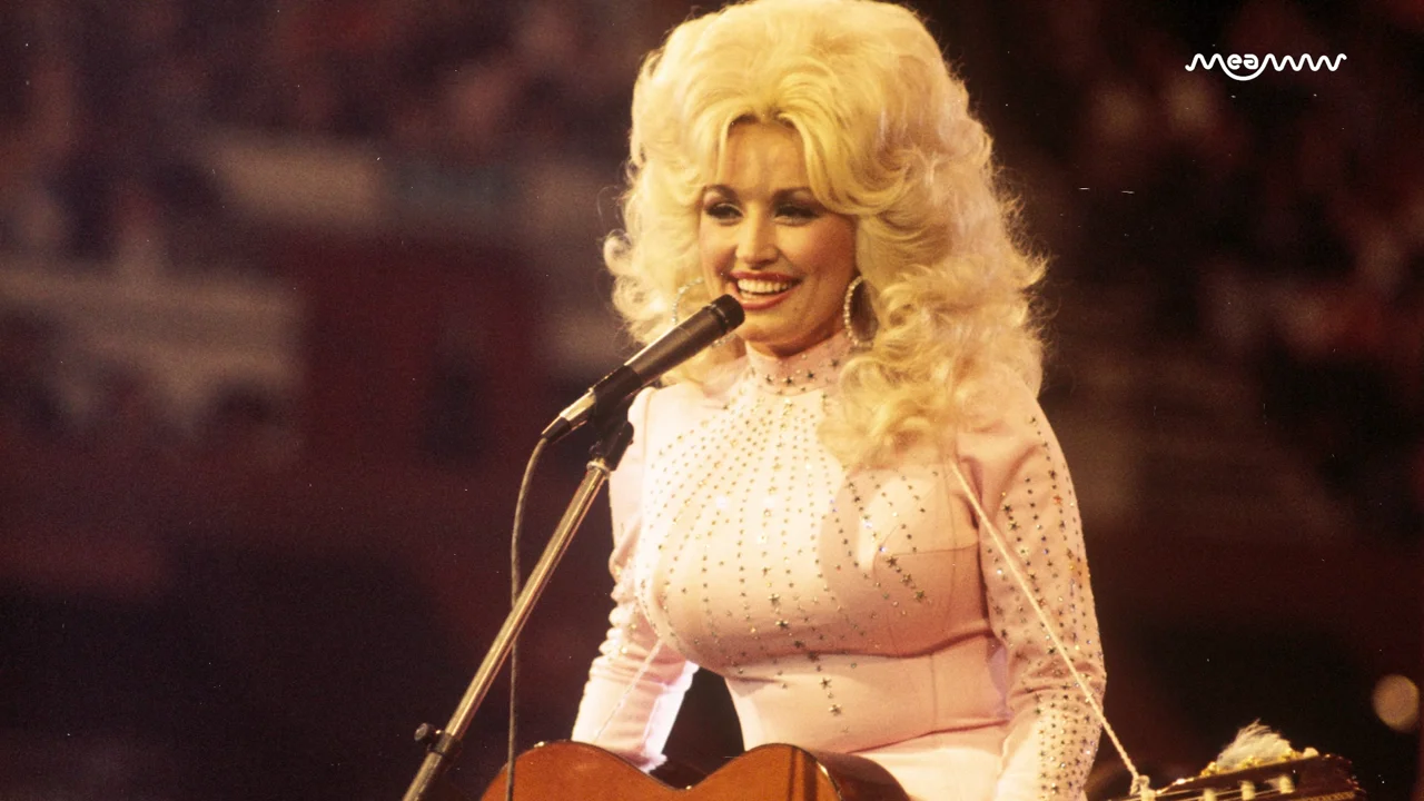 Kacey Musgraves Sings With Dolly Parton's Voice in Emotional VMAs Tribute