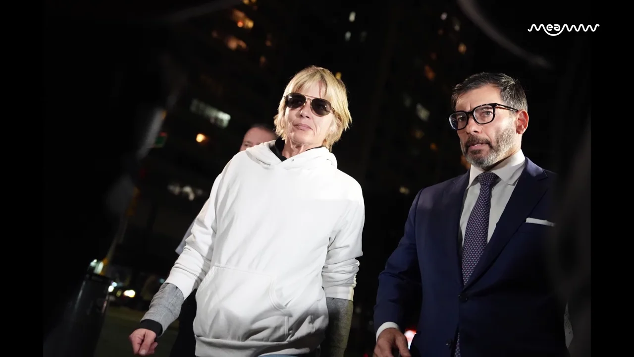 Selma Blair’s Rep Denies She Tried to Open Plane Door After Arrest