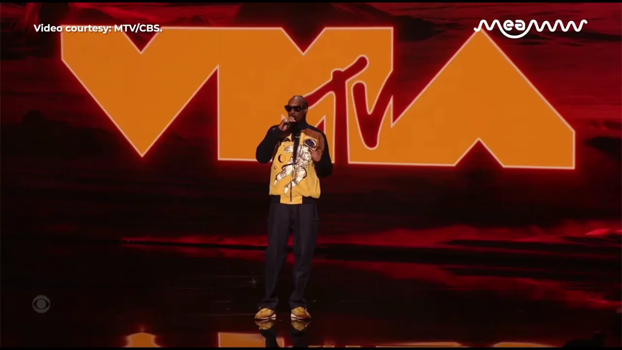 Snoop Dogg Roasts and Takes a Savage Shot at Madonna at the 2026 VMAs