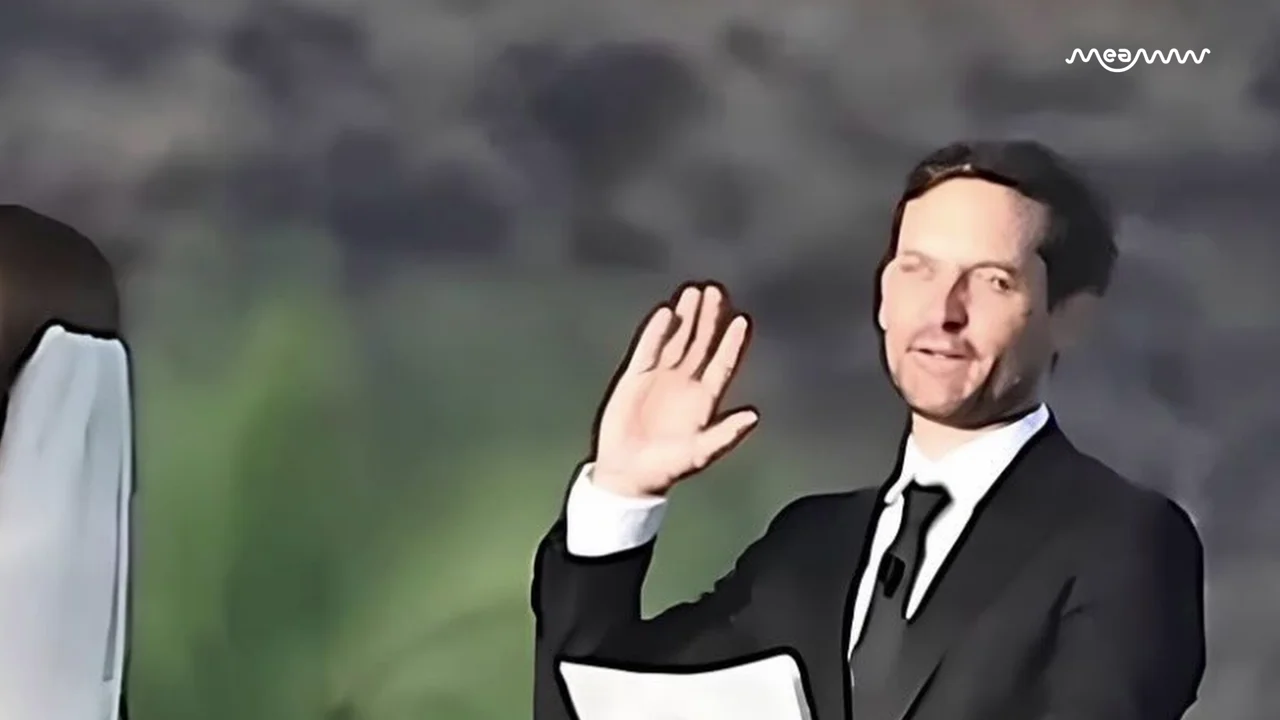 Tobey Maguire Officiates Ex-Wife Jennifer Meyer’s Hawaii Wedding