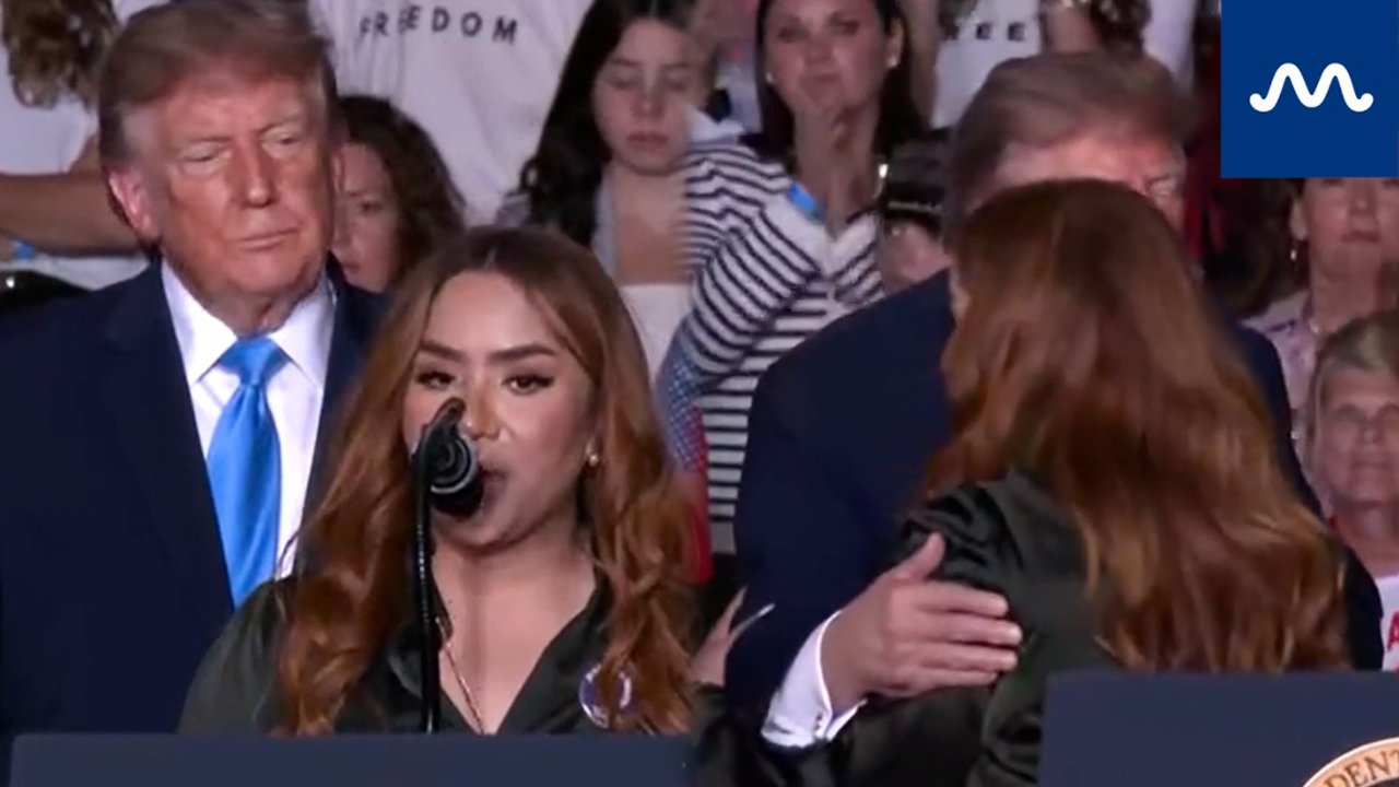 Trump Bring ELizbeth’s Mother on Stage