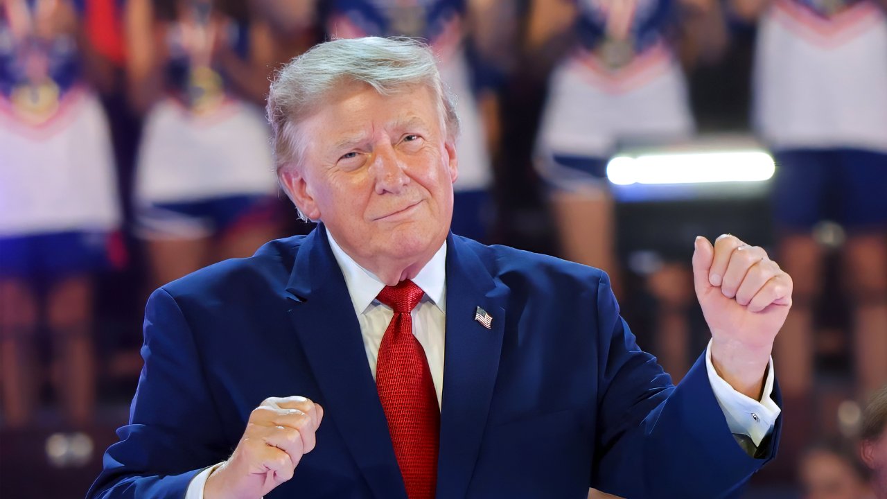 Watch : Donald Trump Makes Grand Entrance at Ohio Patriot Games